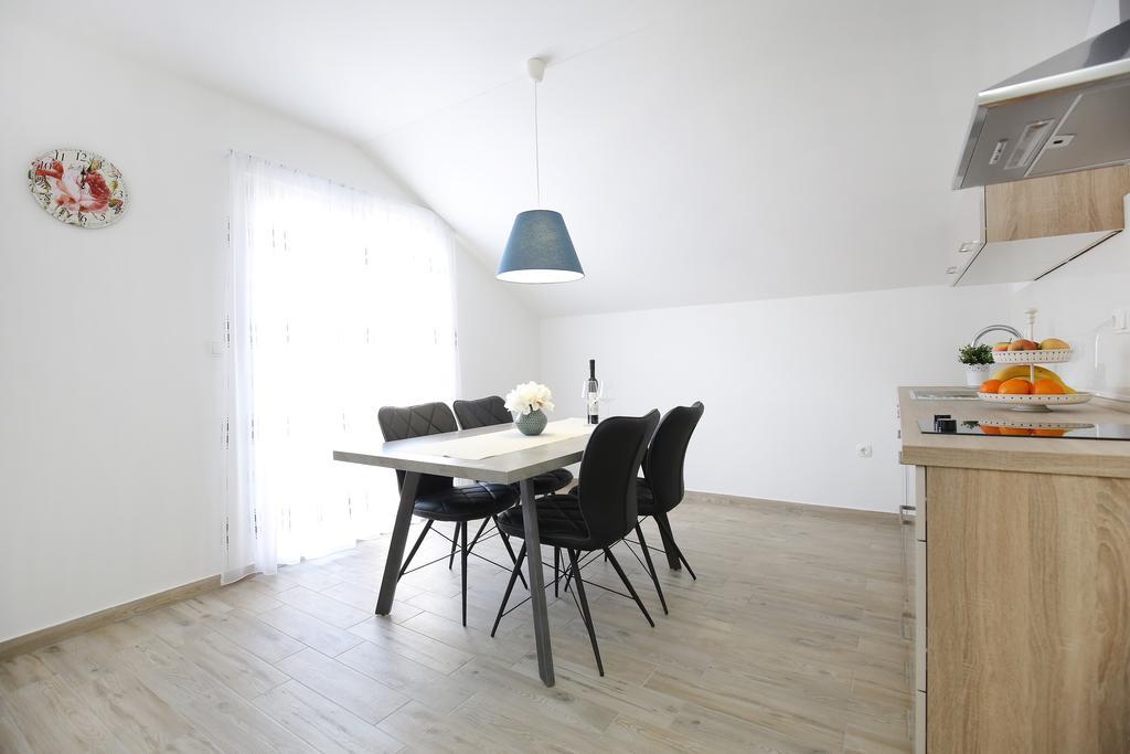 Apartma Nada *